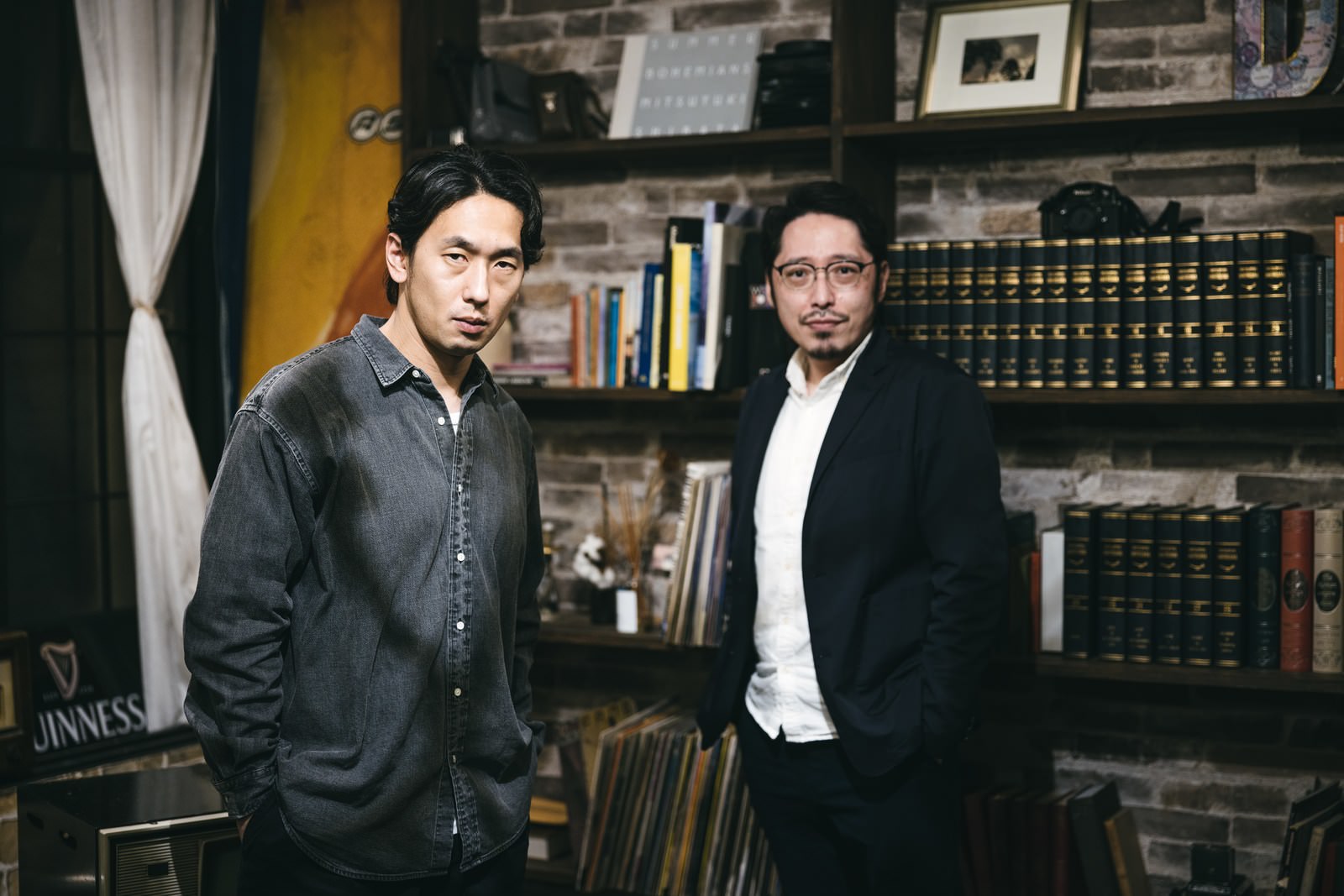 とある探偵事務所のふたりの写真素材 ぱくたそ とある探偵事務所のふたりの写真素材 ぱくたそ