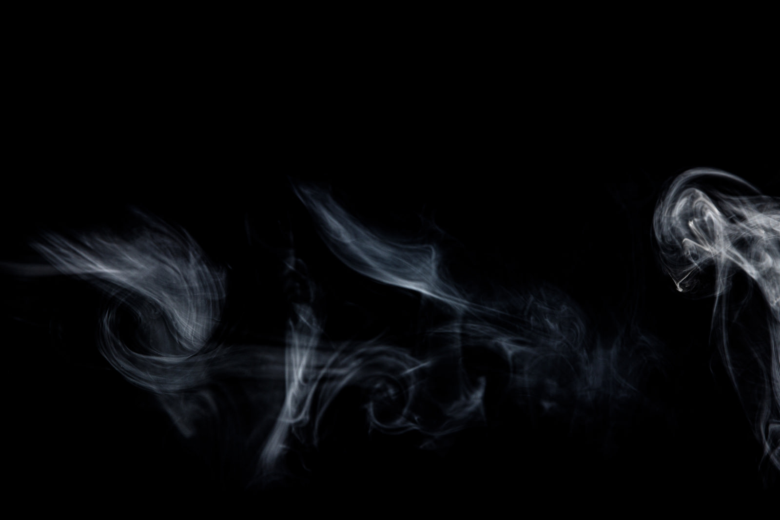 「白い煙 | フリー素材のぱくたそ」の写真