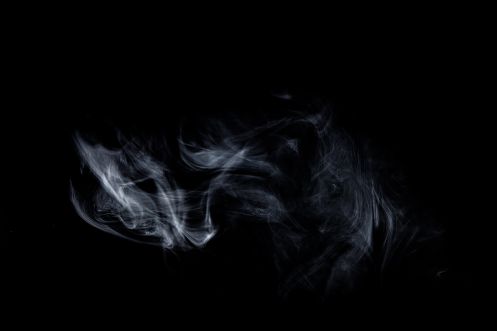 「流れ消える白煙 | フリー素材のぱくたそ」の写真