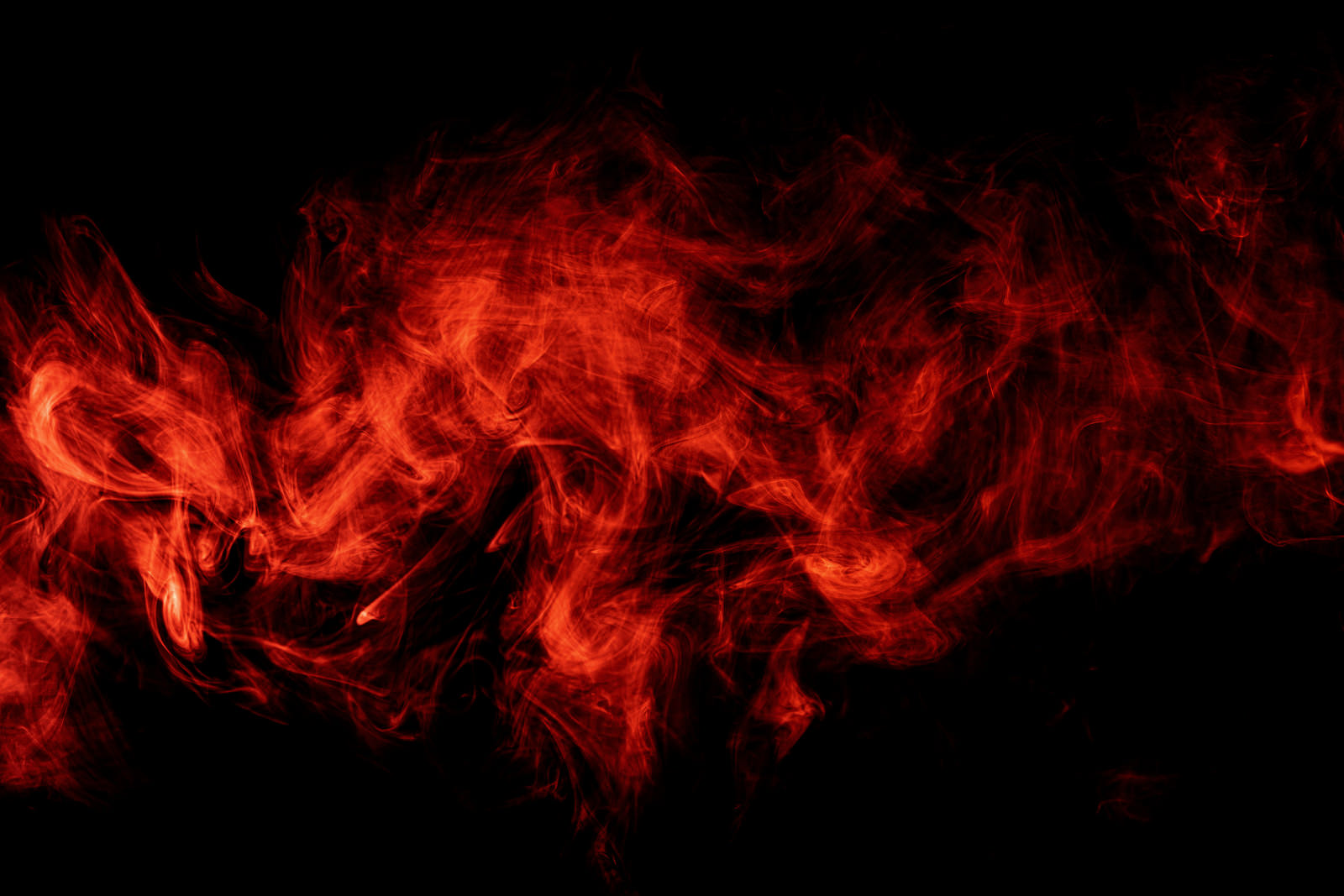 「赤く浮かぶスモーク」の写真