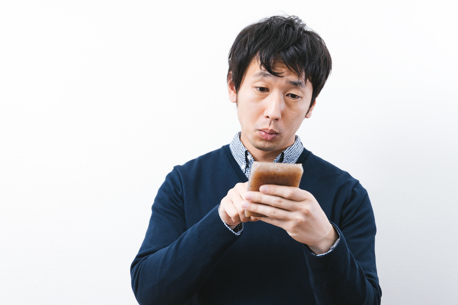 最新スマホのスペースグレイモデルだと思ったらこんにゃくだったの写真を無料ダウンロード フリー素材 ぱくたそ 最新スマホのスペースグレイモデルだと思ったらこんにゃくだったの写真を無料ダウンロード フリー素材 ぱくたそ