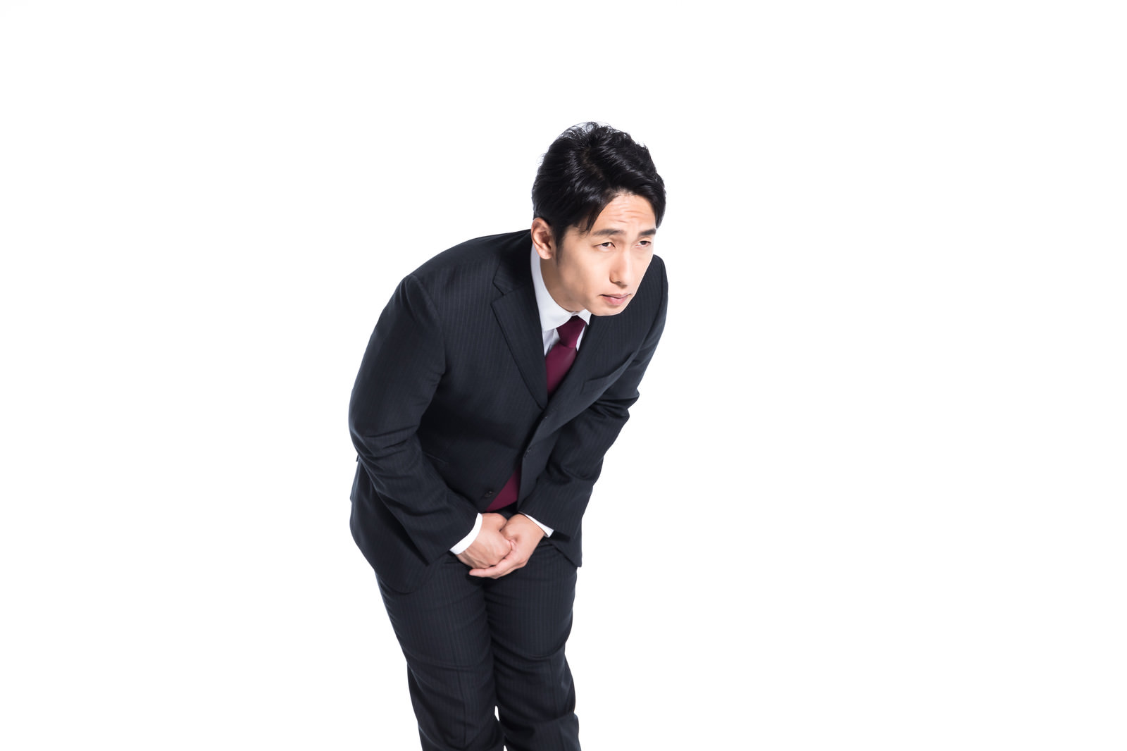 「急所を守る会社員」の写真［モデル：大川竜弥］