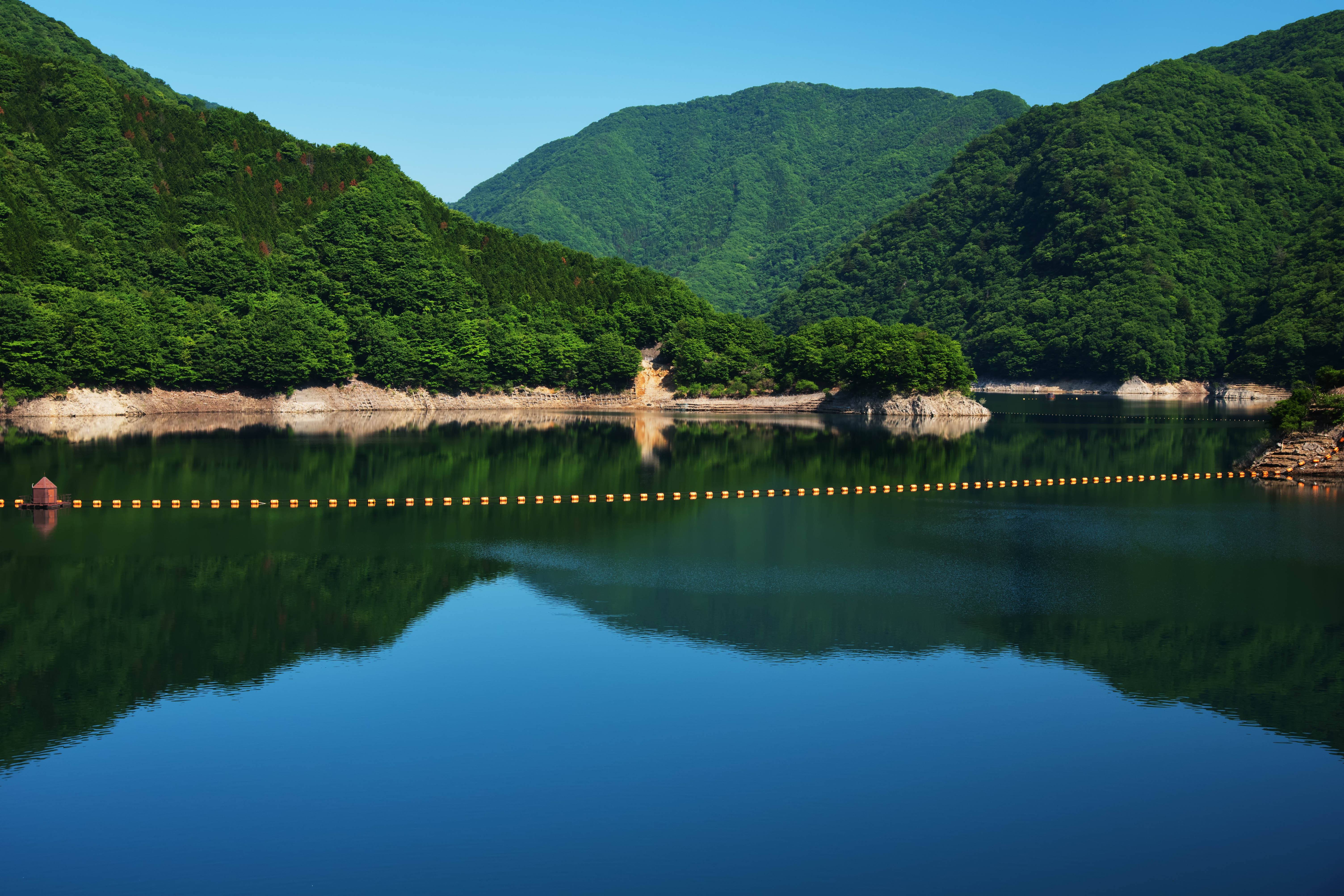 川治ダムの湖面の写真素材 ぱくたそ 川治ダムの湖面の写真素材 ぱくたそ