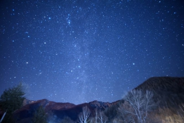 乗鞍高原の星空の写真素材 ぱくたそ