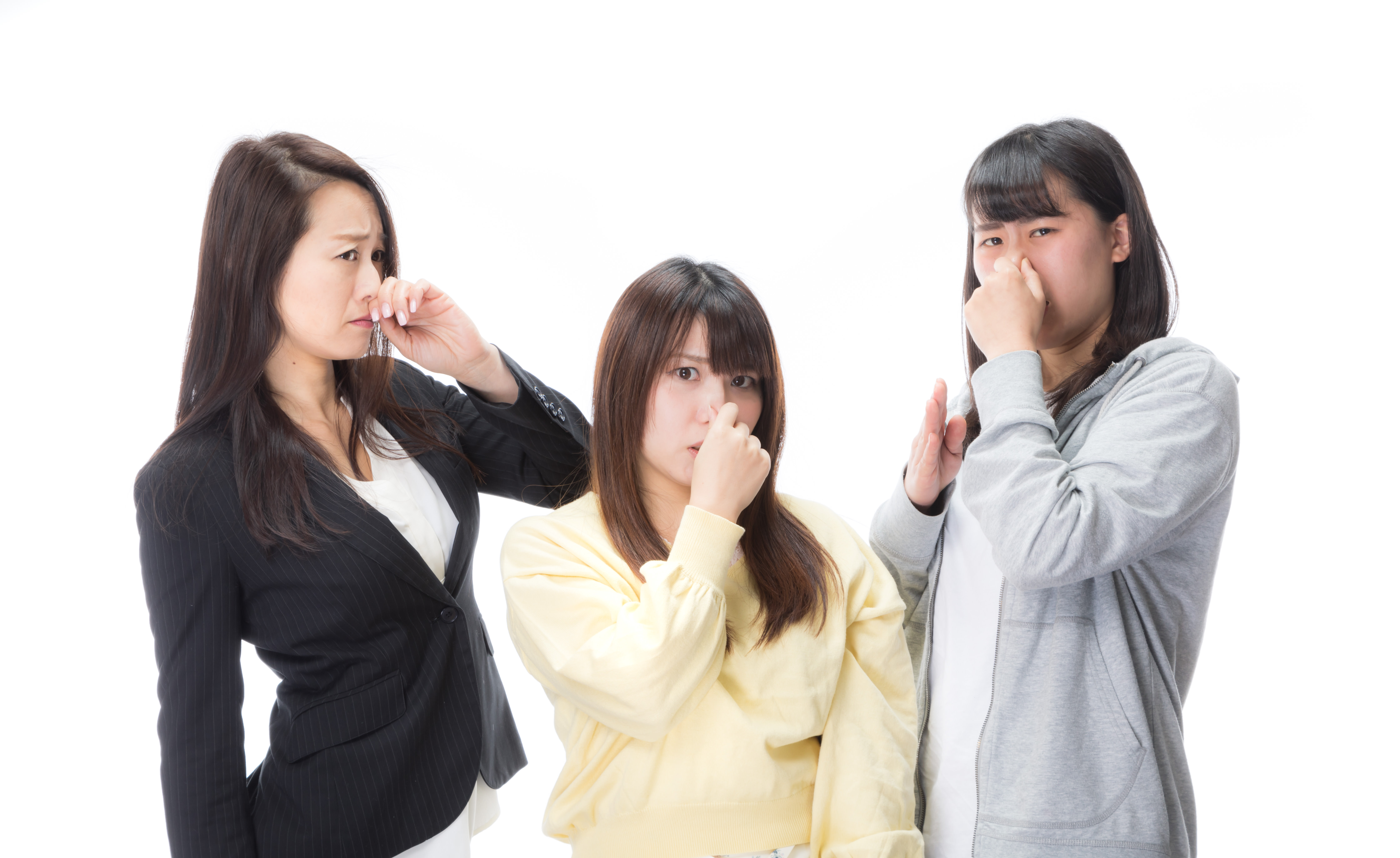 くさくて鼻をつまむ女性たちの写真素材 ぱくたそ くさくて鼻をつまむ女性たちの写真素材 ぱくたそ