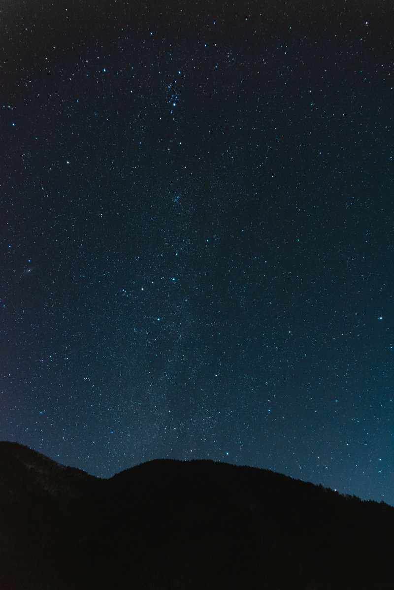 巣栗渓谷から立ち上がる天の川の写真 画像 を無料ダウンロード フリー素材のぱくたそ