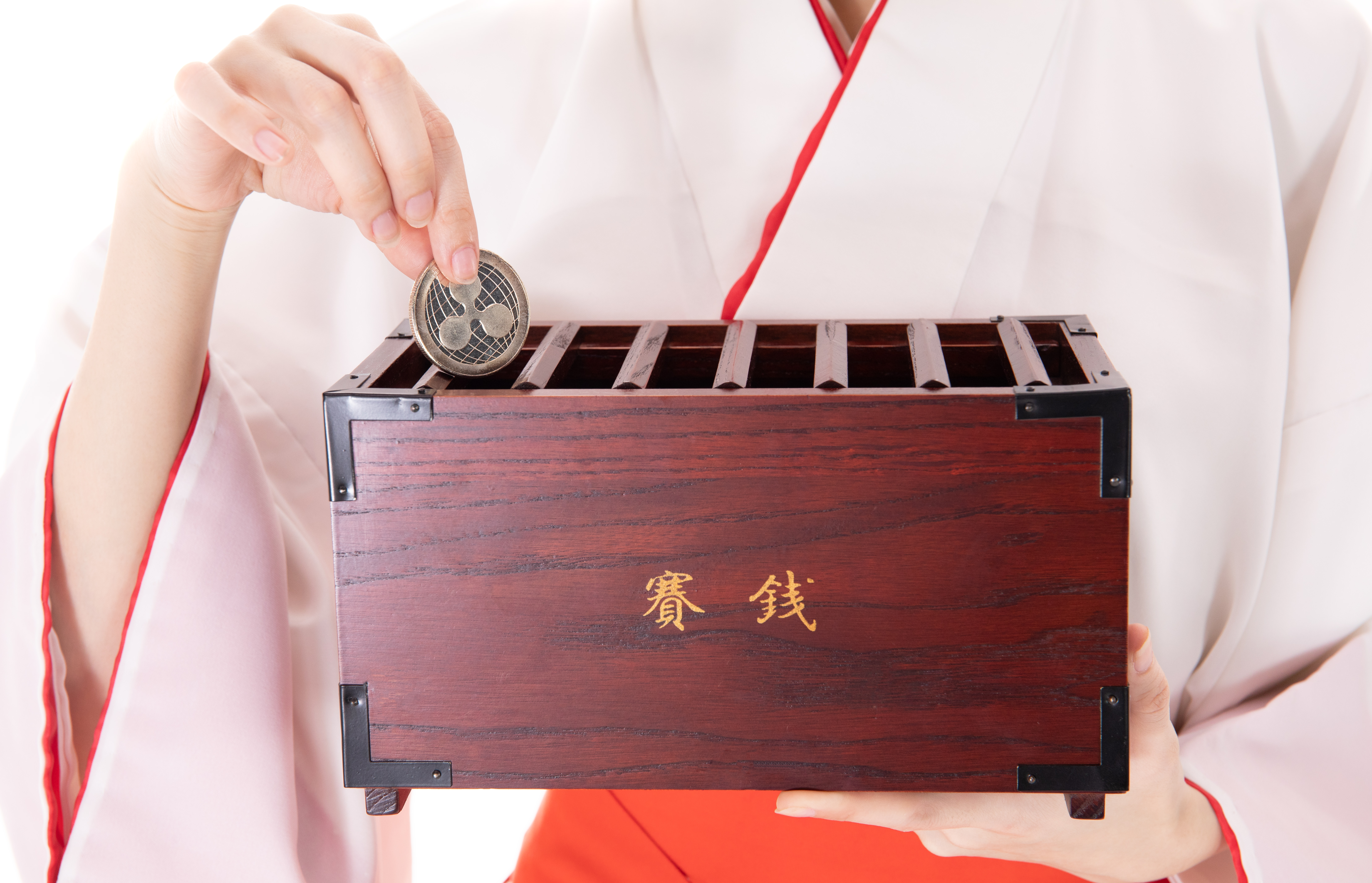 リップルをお賽銭の写真素材 ぱくたそ