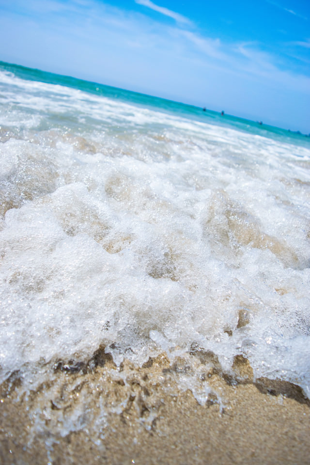 æ´ããæ¥ã®ç æµã¨æµ·