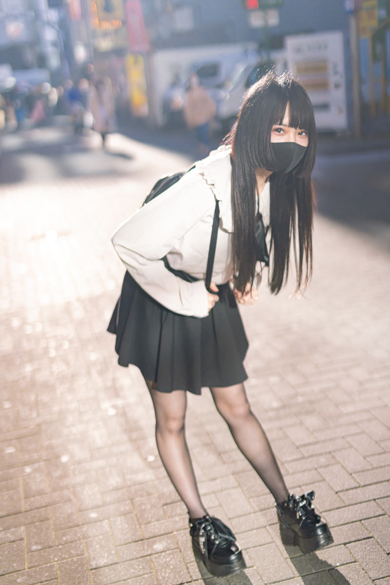 地雷系　街撮り 元気いっぱいなマスク女子（地雷系女子）の無料の写真素材 - ID.72930｜フリー素材 ぱくたそ