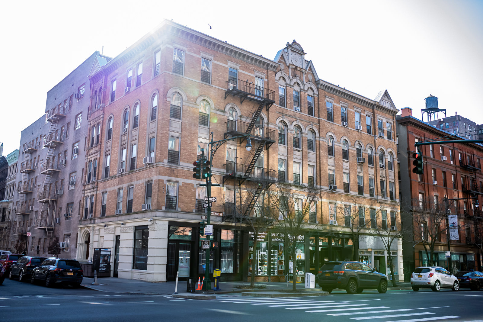 ニューヨークの街角にある建物の無料の写真素材 - ID.35707｜フリー