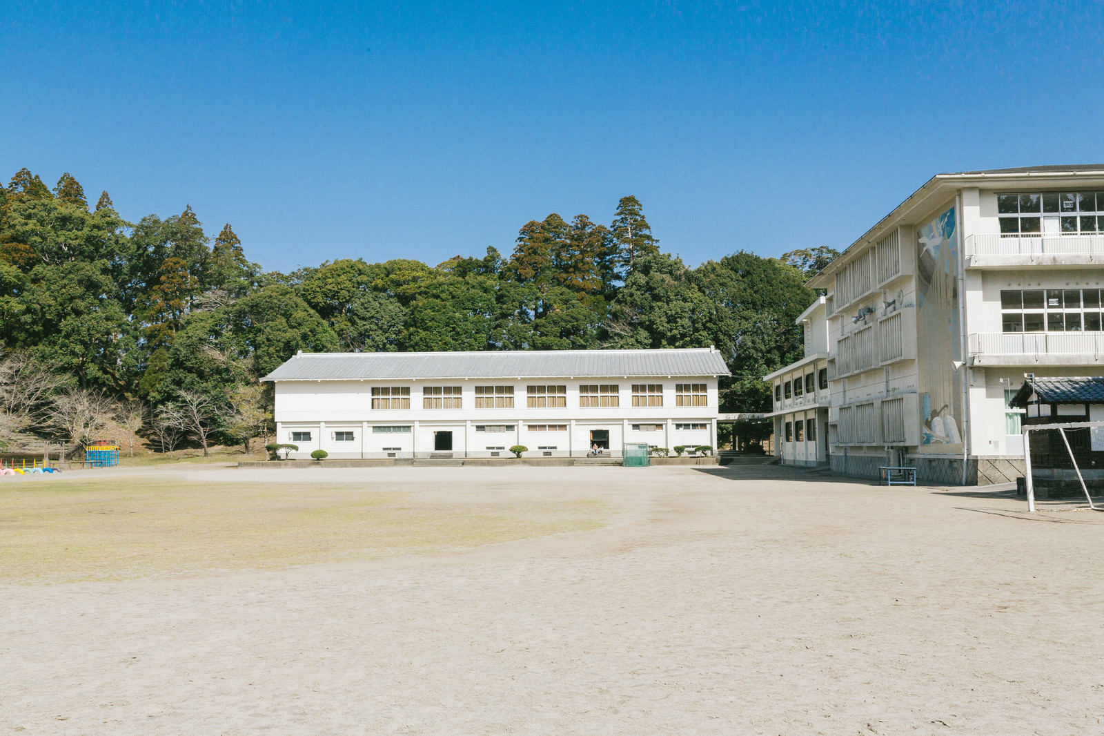 飫肥城小学校体育館の写真 画像 フリー素材 ぱくたそ