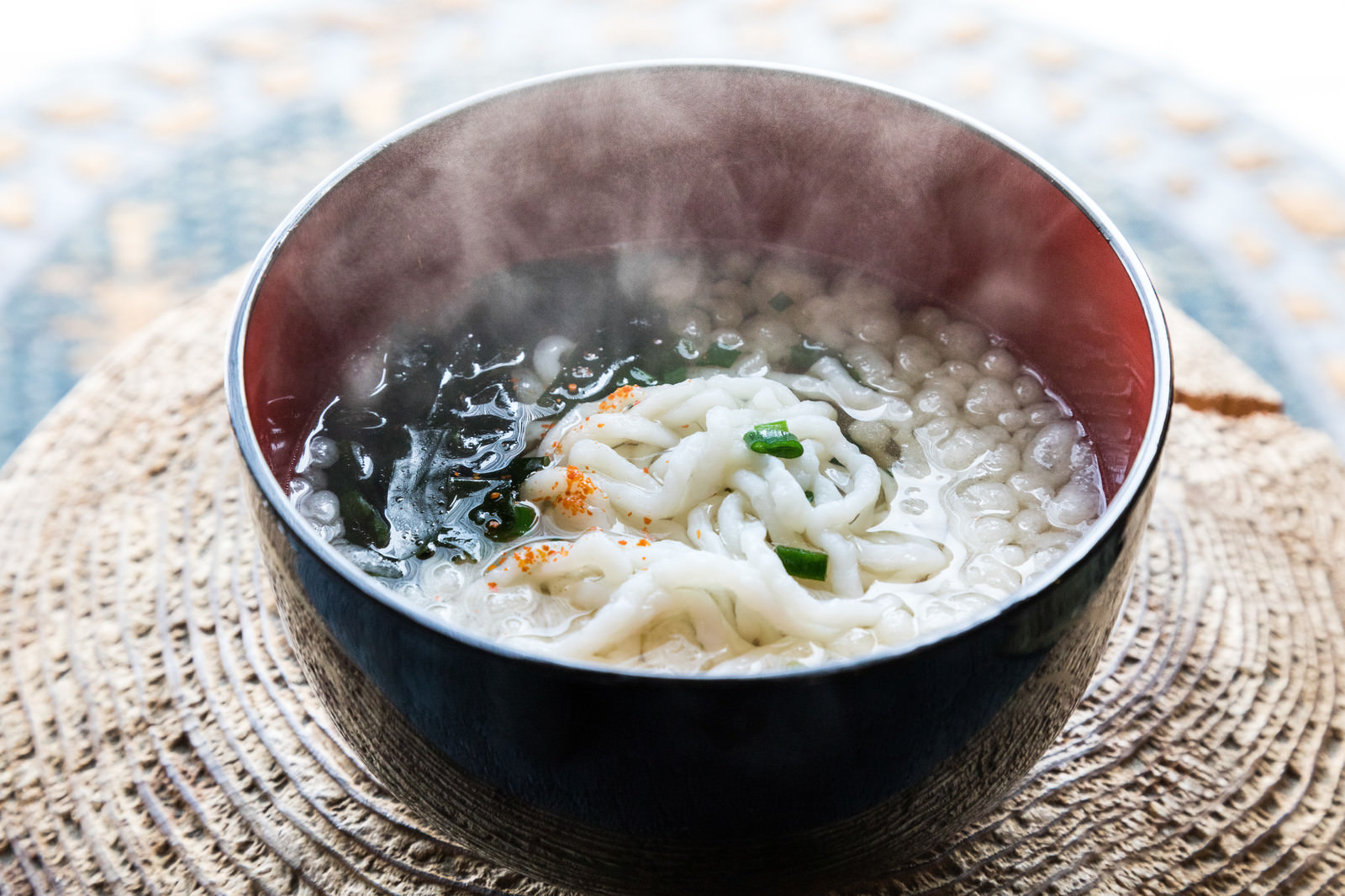 「人気沸騰の郷土料理「魚うどん」」の写真