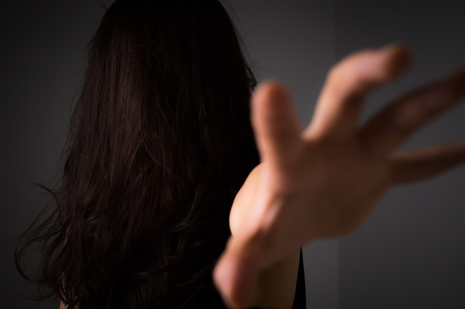 絶対に許さない と呪いをかける女性の写真素材 ぱくたそ