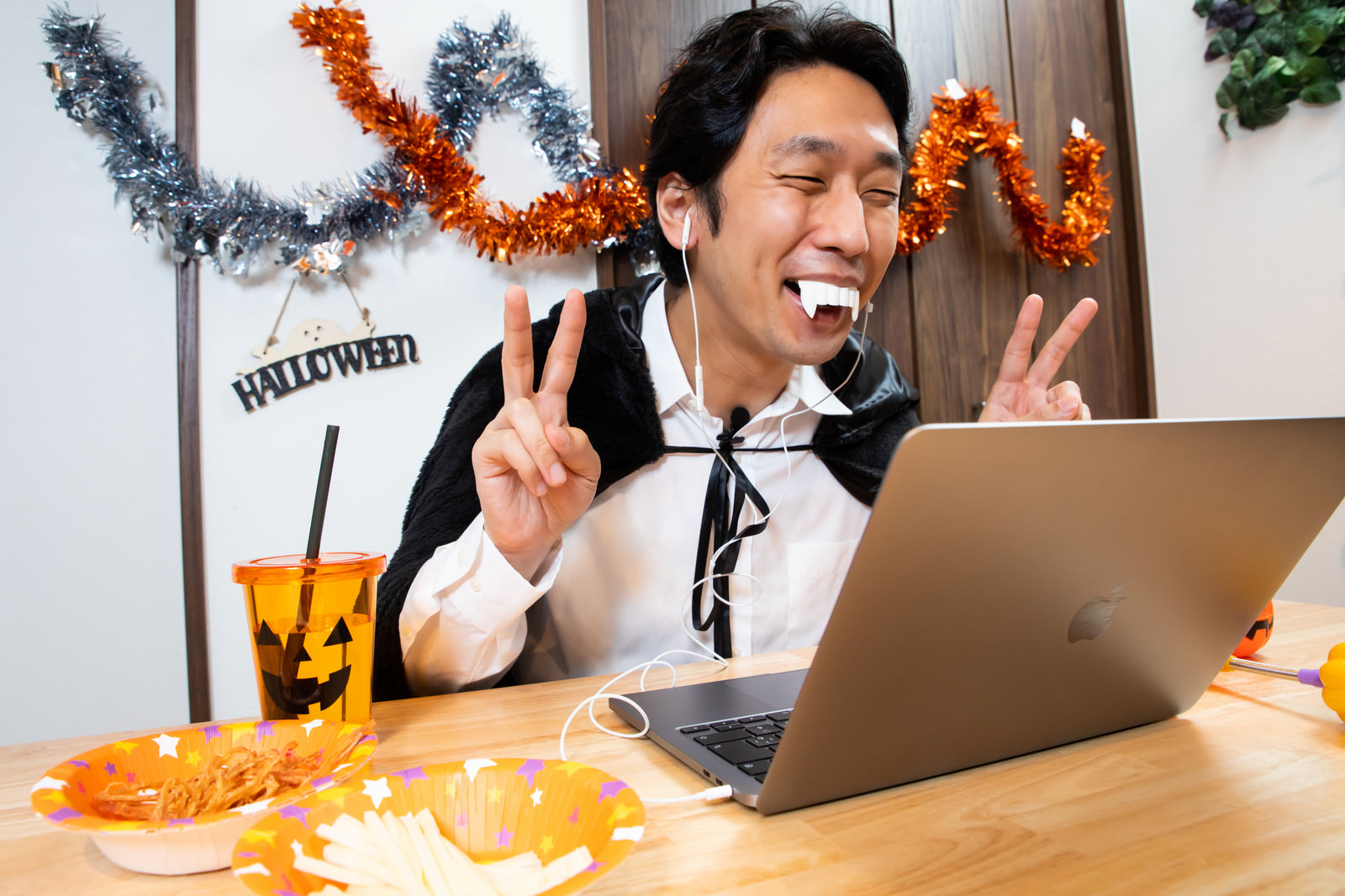 いえーいみんなみってるー の写真素材 ぱくたそ