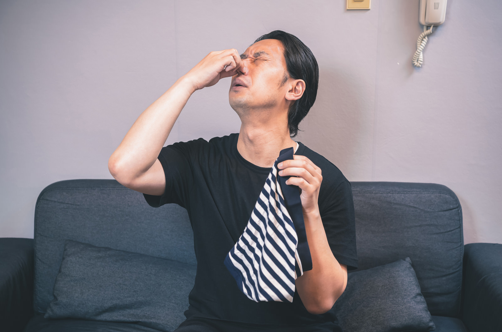 熟女　ワキ臭いフェチ 3日間履き続けたパンツから激臭の無料の写真素材 - ID.80868｜フリー素材 ぱくたそ