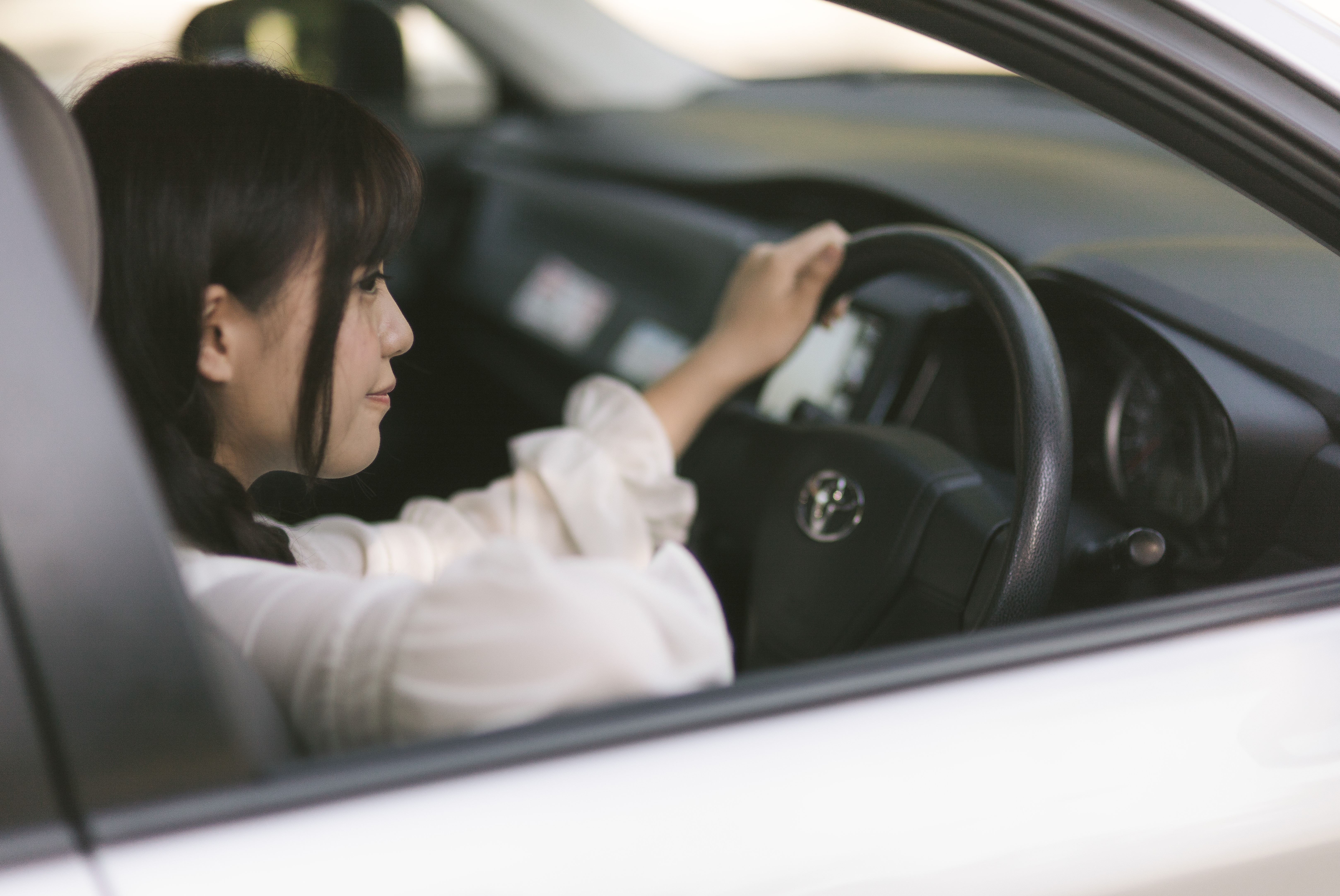 車の中で待ち合わせの写真を無料ダウンロード フリー素材 ぱくたそ