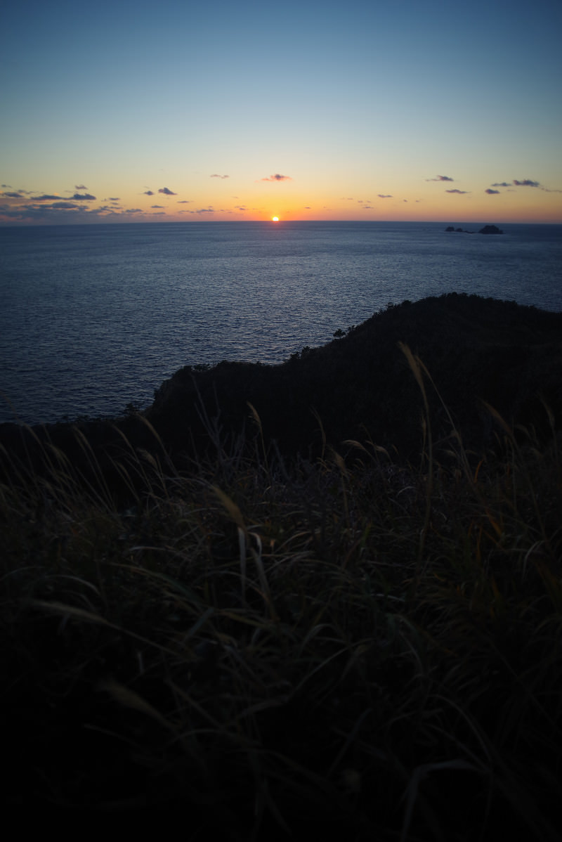 島から見る日の出の写真を無料ダウンロード フリー素材 ぱくたそ 島から見る日の出の写真を無料ダウンロード フリー素材 ぱくたそ