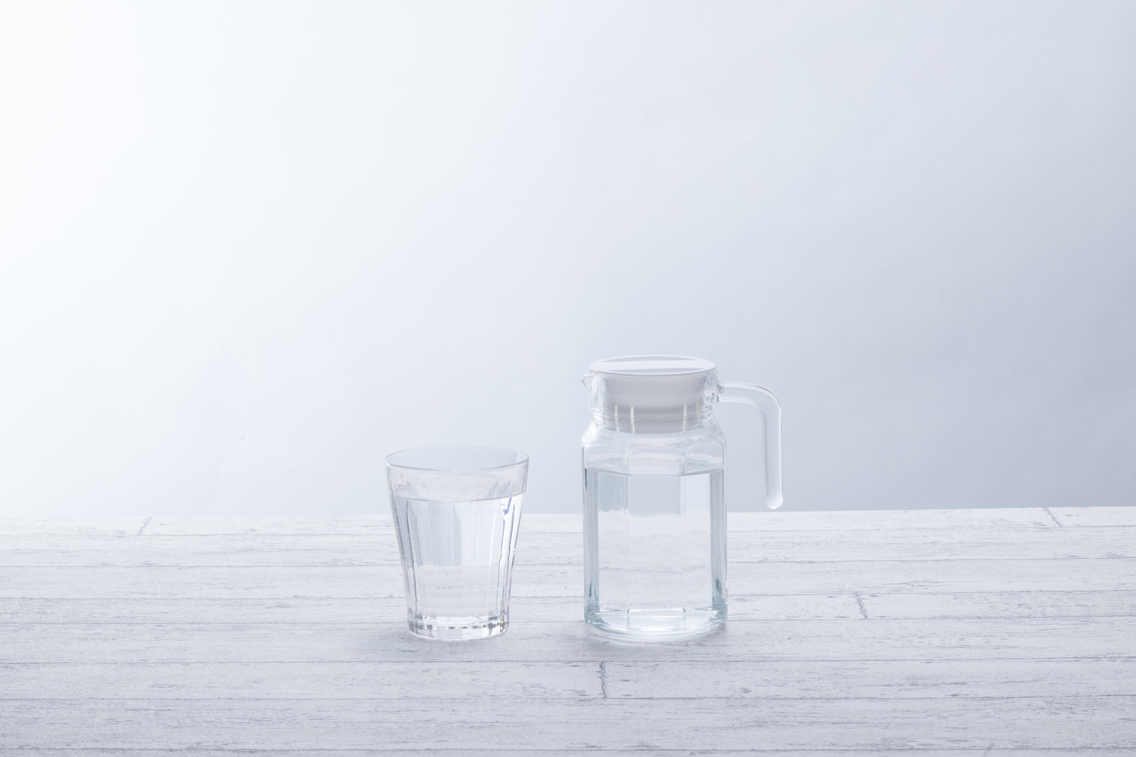 水が入ったグラスとポットの写真 画像 を無料ダウンロード フリー素材のぱくたそ 水が入ったグラスとポットの写真 画像 を無料ダウンロード フリー素材のぱくたそ