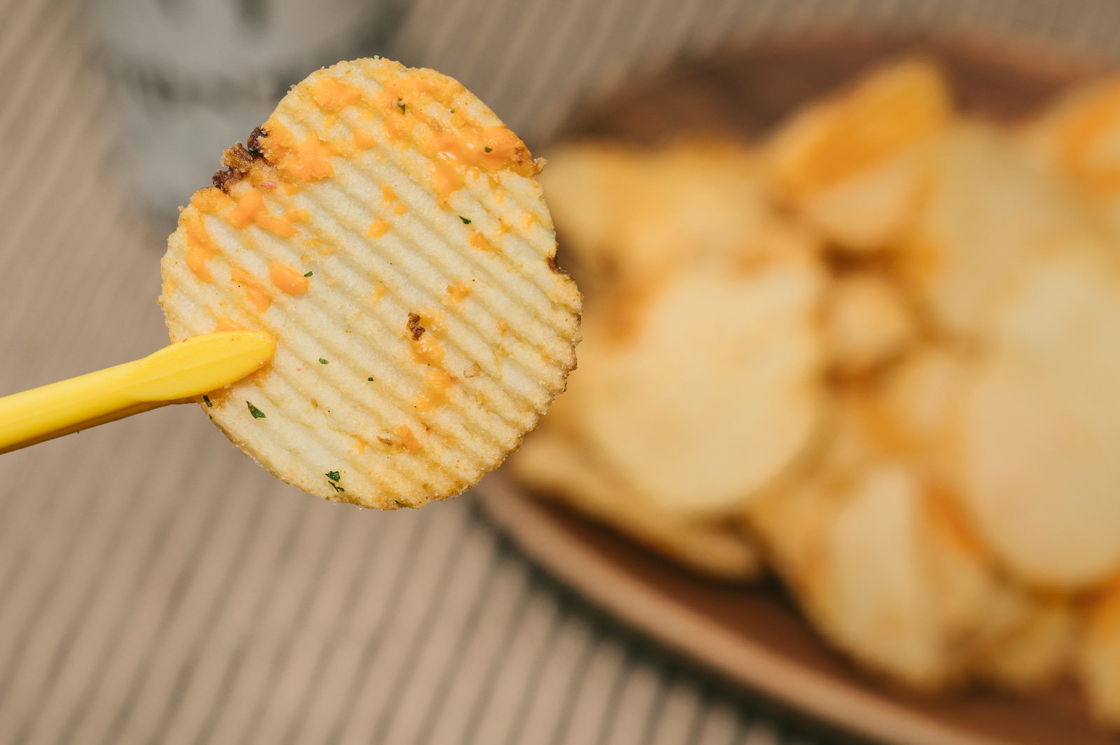 ピザ味のポテトチップスいただきますの写真を無料ダウンロード フリー素材 ぱくたそ