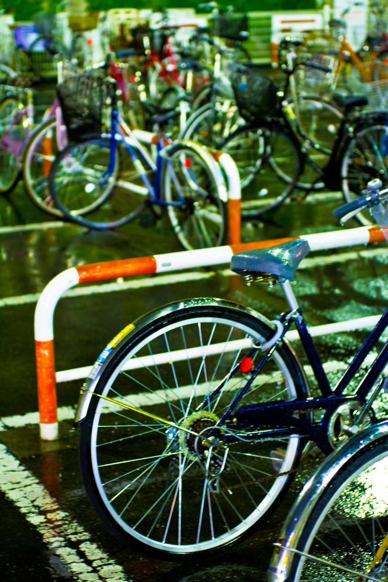 雨に濡れた自転車の写真 画像 を無料ダウンロード フリー素材のぱくたそ 雨に濡れた自転車の写真 画像 を無料ダウンロード フリー素材のぱくたそ