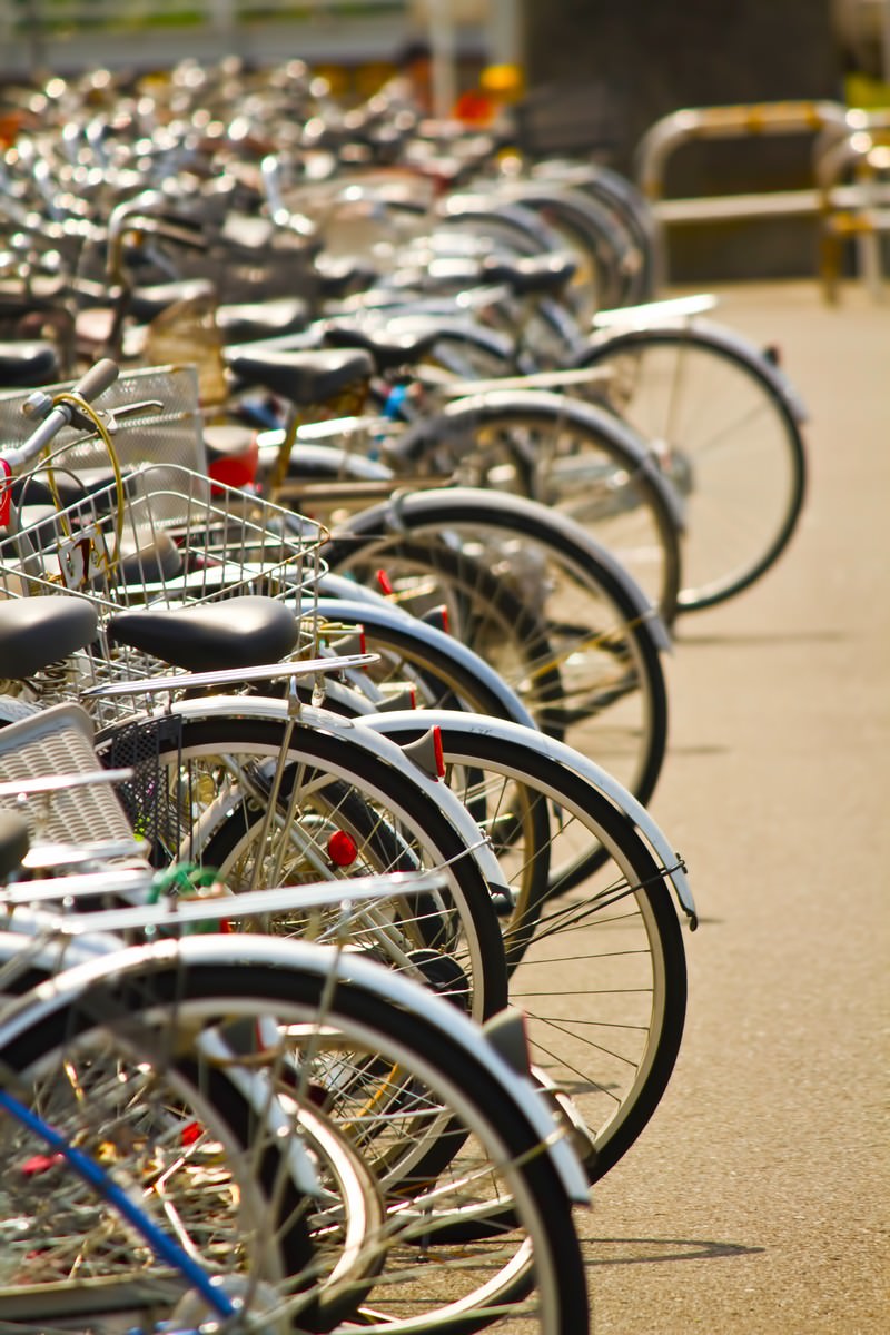 放置や違法駐輪の自転車の写真 画像 を無料ダウンロード フリー素材のぱくたそ 放置や違法駐輪の自転車の写真 画像 を無料ダウンロード フリー素材のぱくたそ