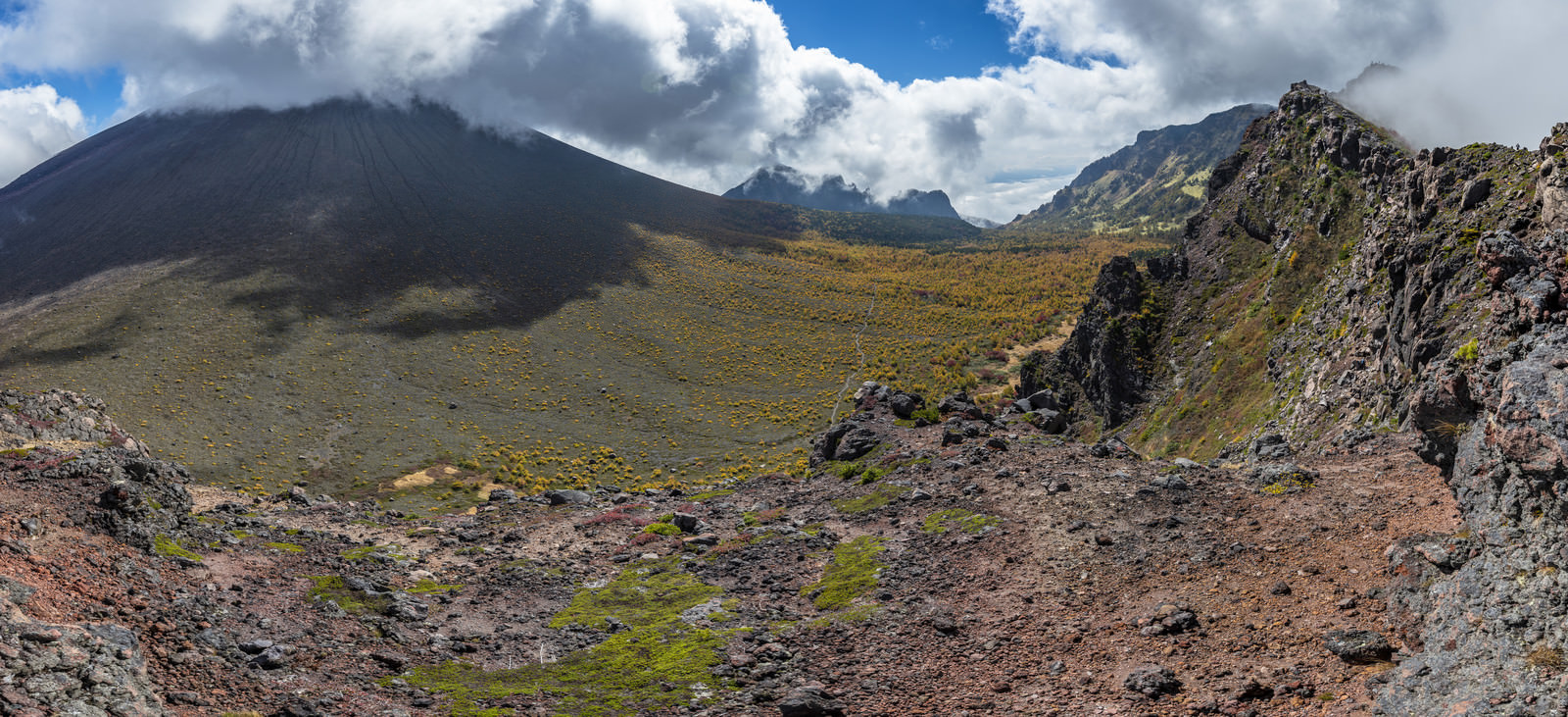 浅間山賽の河原のパノラマの写真を無料ダウンロード（フリー素材） - ぱくたそ