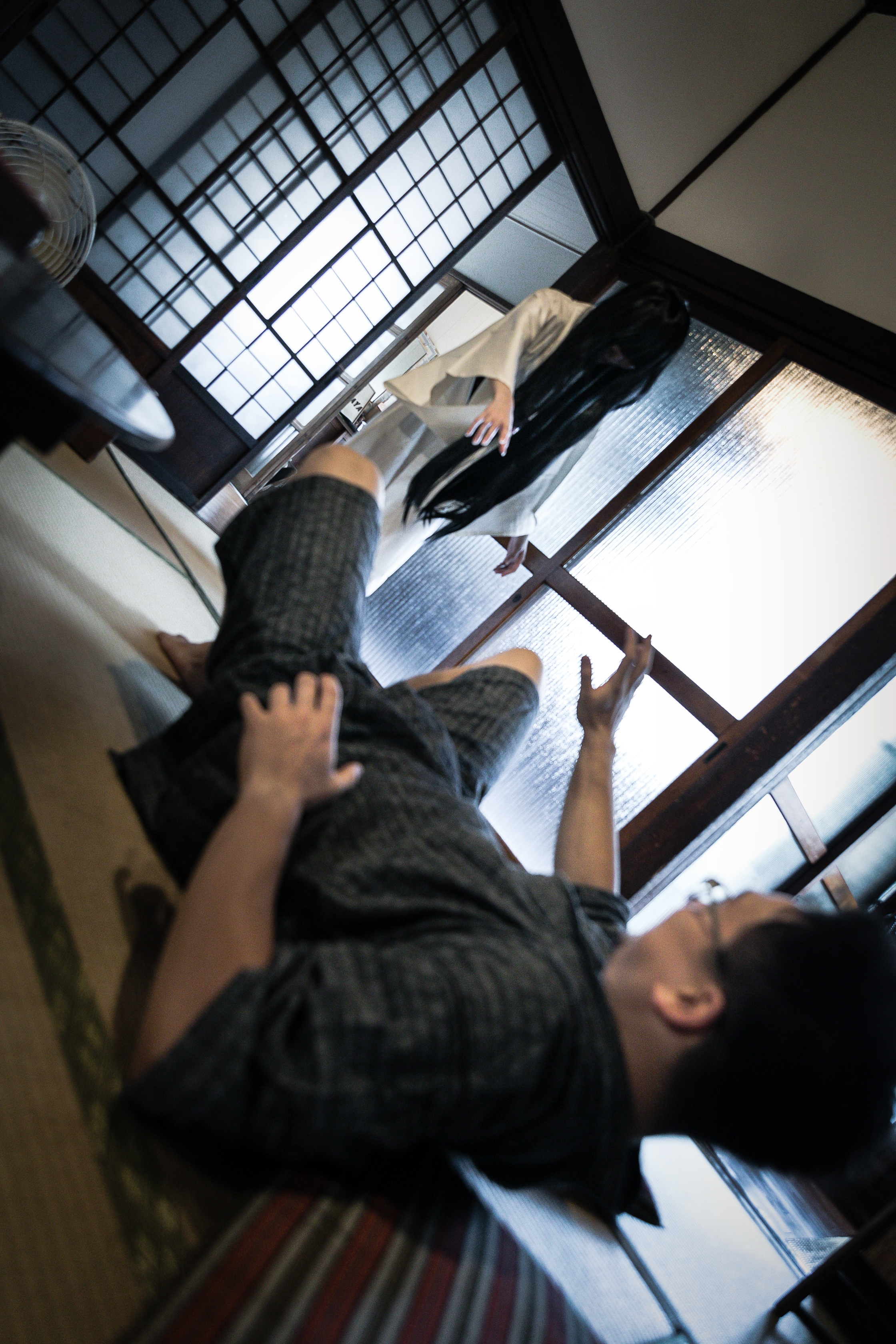 体験型お化け屋敷で驚く外国人客の写真を無料ダウンロード フリー素材 ぱくたそ 体験型お化け屋敷で驚く外国人客の写真を無料ダウンロード フリー素材 ぱくたそ