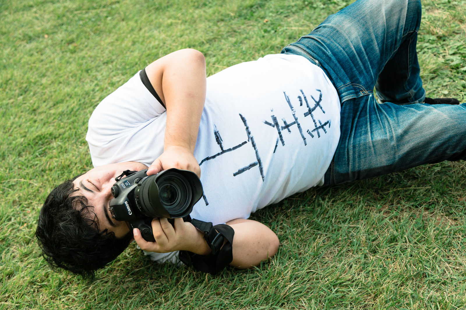 横たわるローアングラーの無料写真素材 - ID.32867｜ぱくたそ