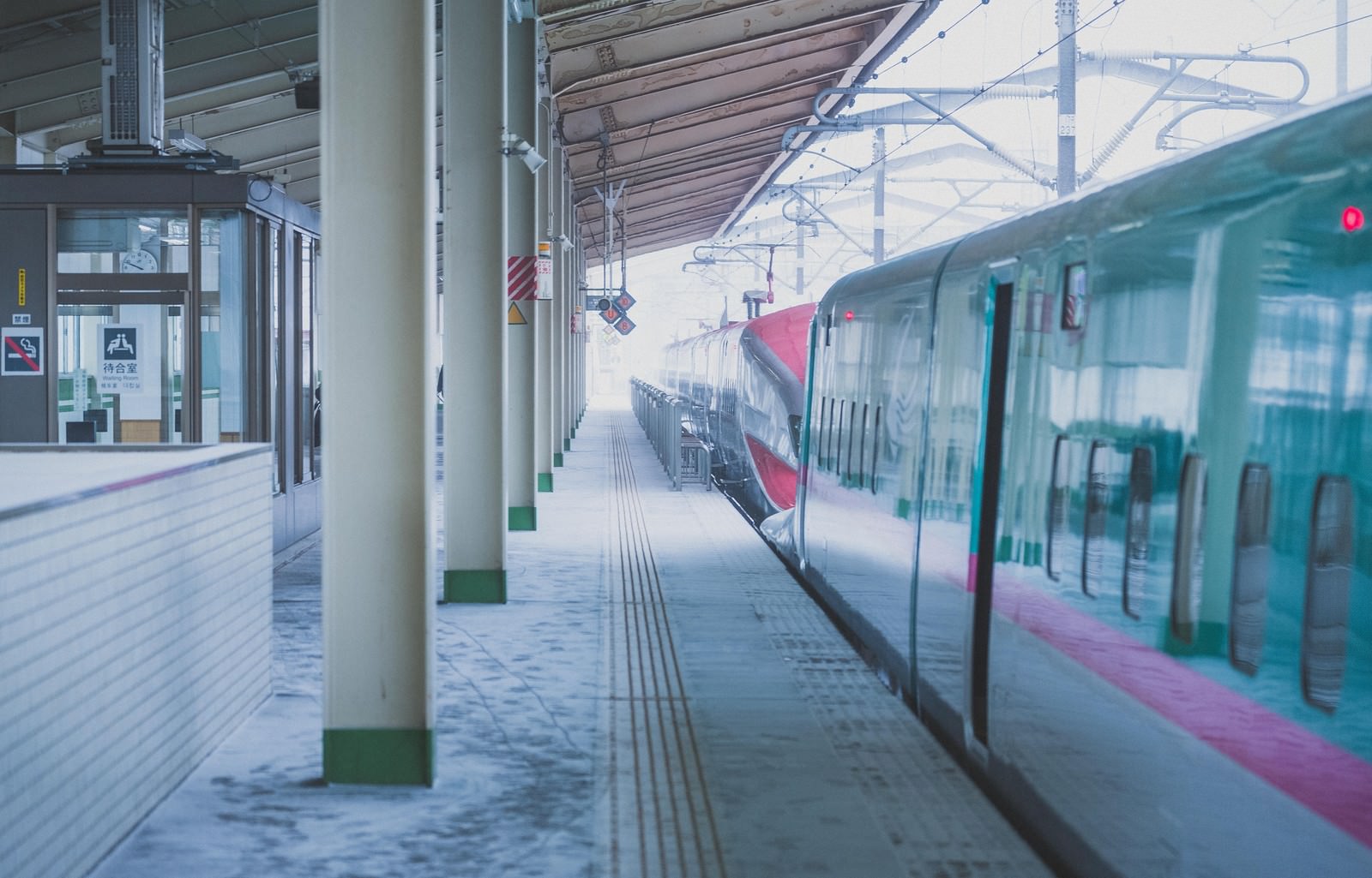 積雪とホームの電車の無料の写真素材 フリー素材 をダウンロード ぱくたそ 積雪とホームの電車の無料の写真素材 フリー素材 をダウンロード ぱくたそ
