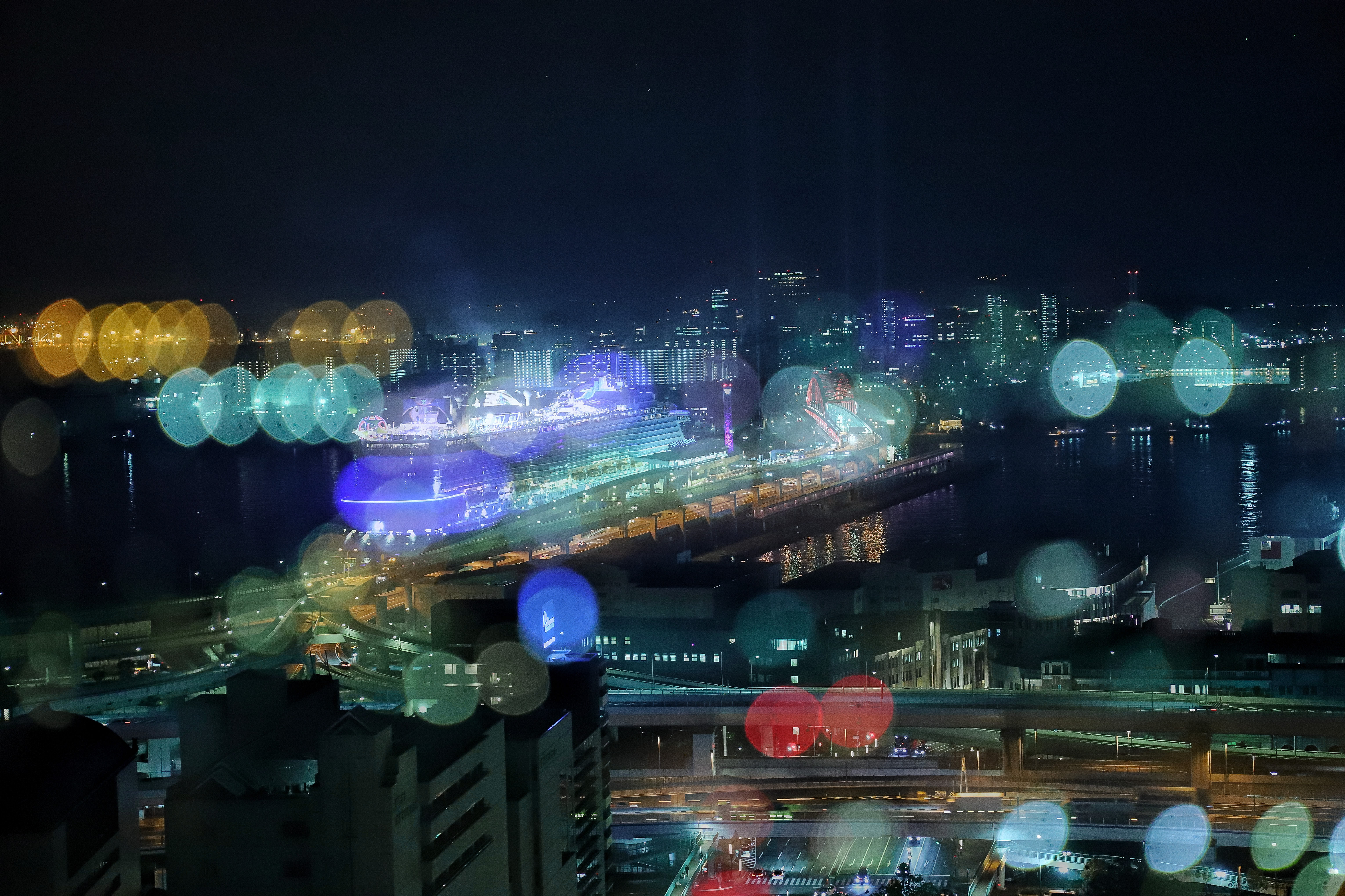 玉ボケの都市夜景の写真を無料ダウンロード フリー素材 ぱくたそ