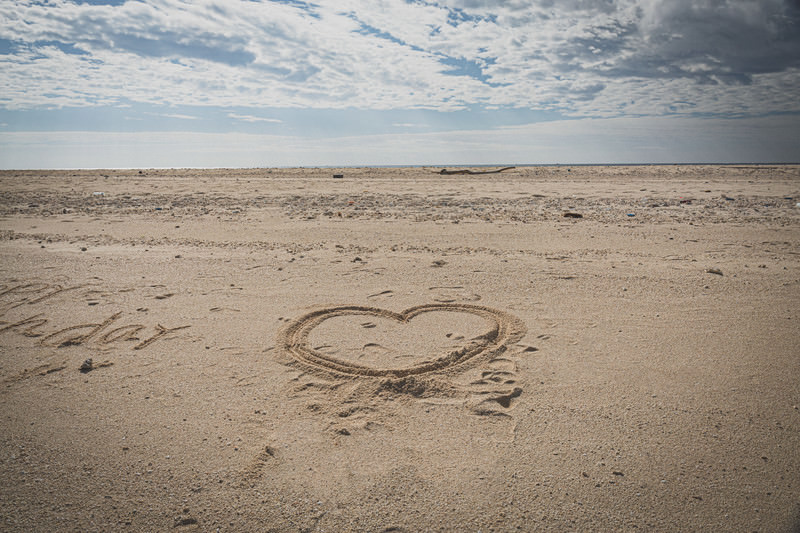 海岸にハートのフリー素材 ぱくたそ