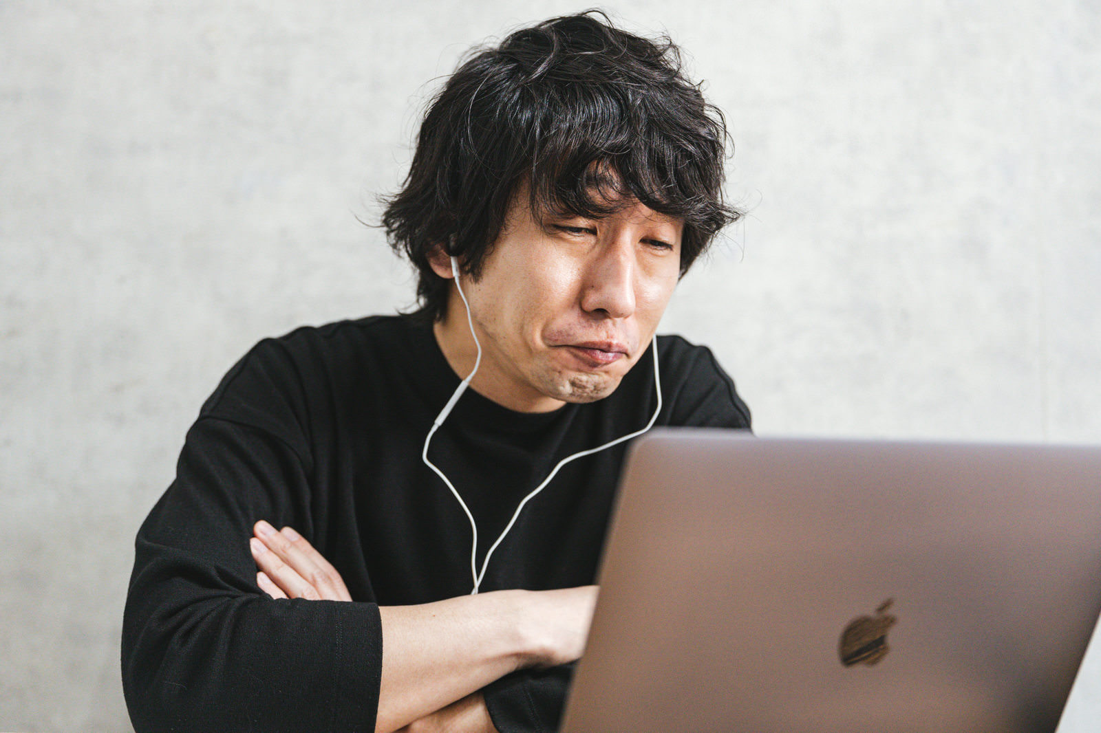 「これ、丸パクリじゃない...？」の写真［モデル：大川竜弥］