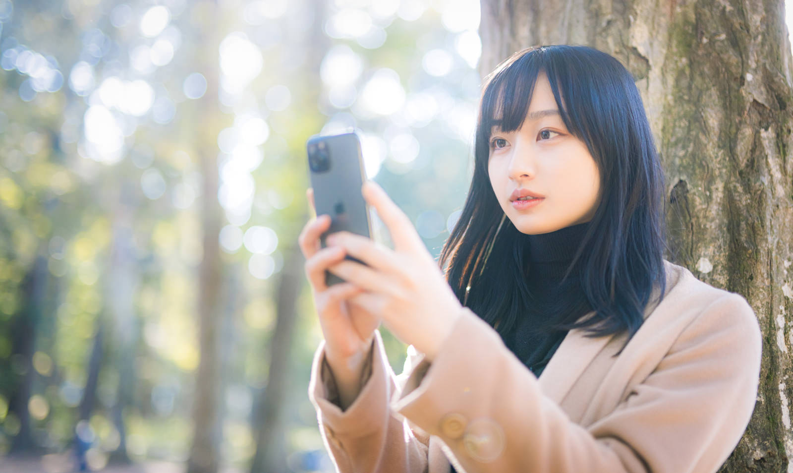 「スマホ女子」の写真