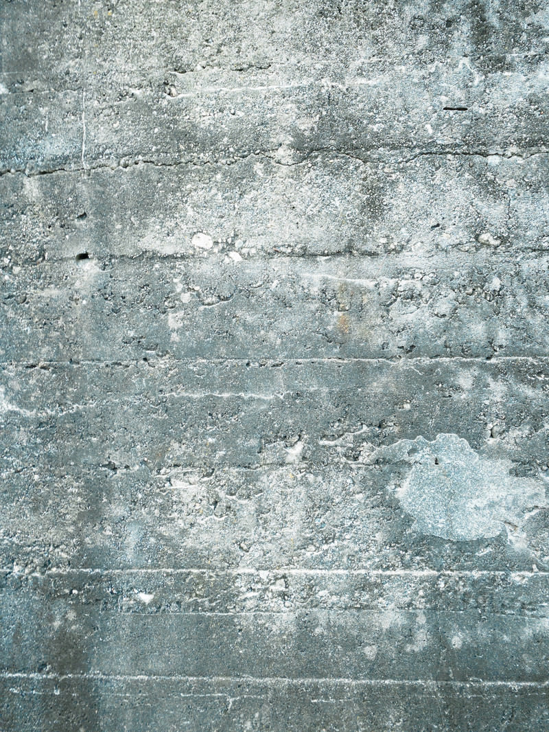 「エフロが発生したコンクリート壁のテクスチャー | フリー素材のぱくたそ」の写真