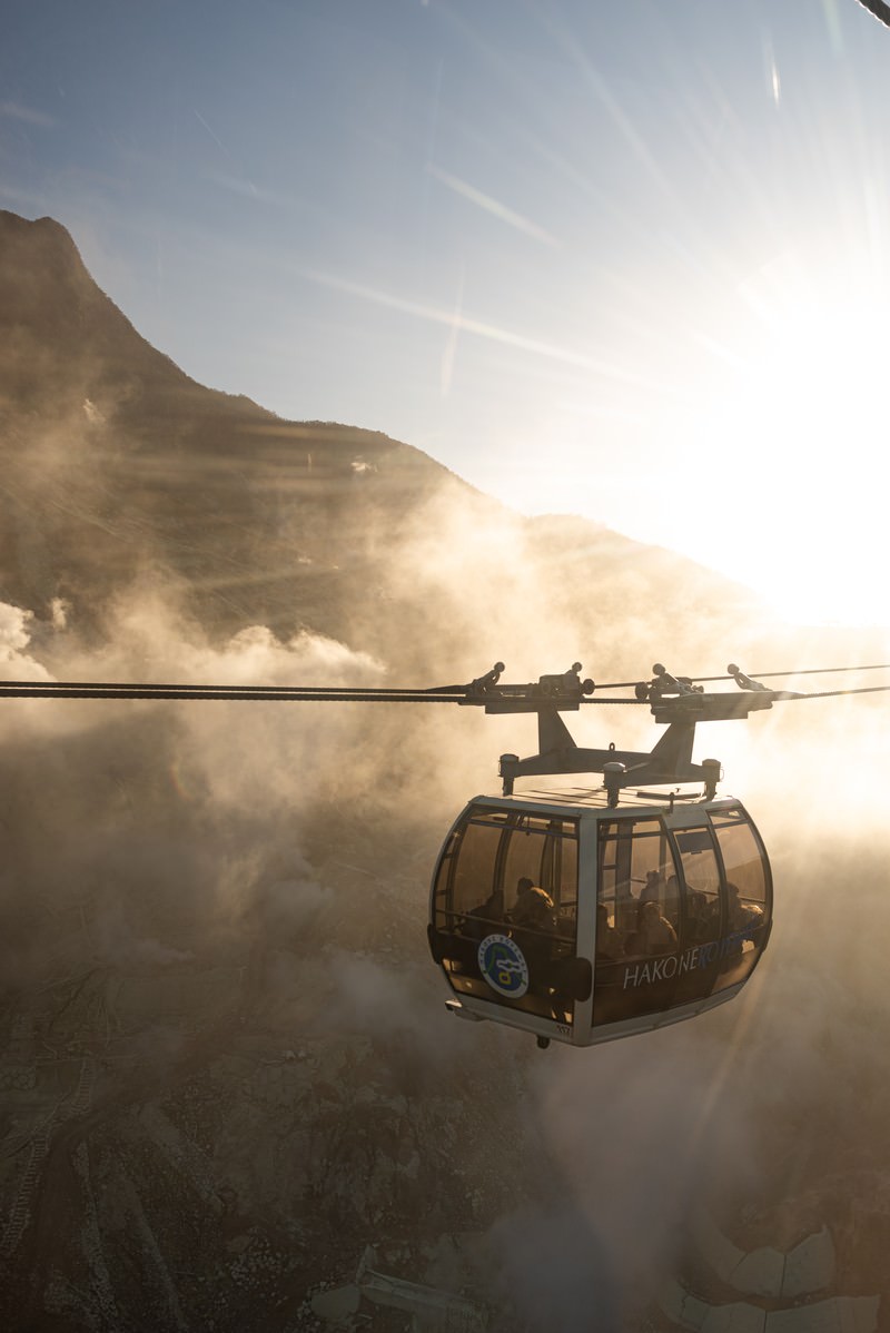 箱根ロープウェイを照らす夕日の写真を無料ダウンロード フリー素材 ぱくたそ