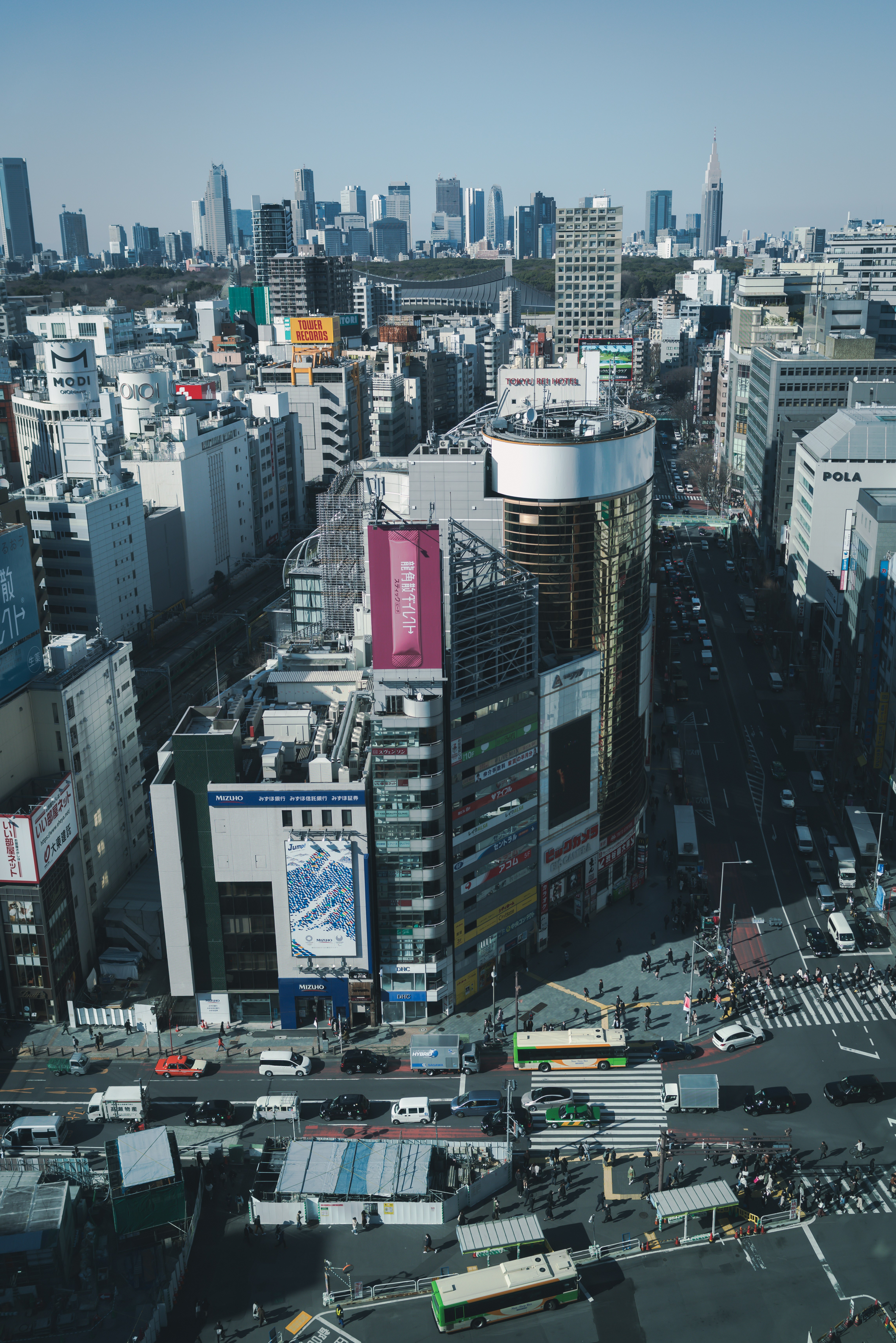 渋谷スクランブルスクエアから見た新宿のビル群の写真素材 ぱくたそ