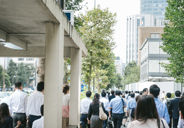 ãæã«åºå¤ããäººæ··ã¿ãã®ããªã¼åçç´ æ