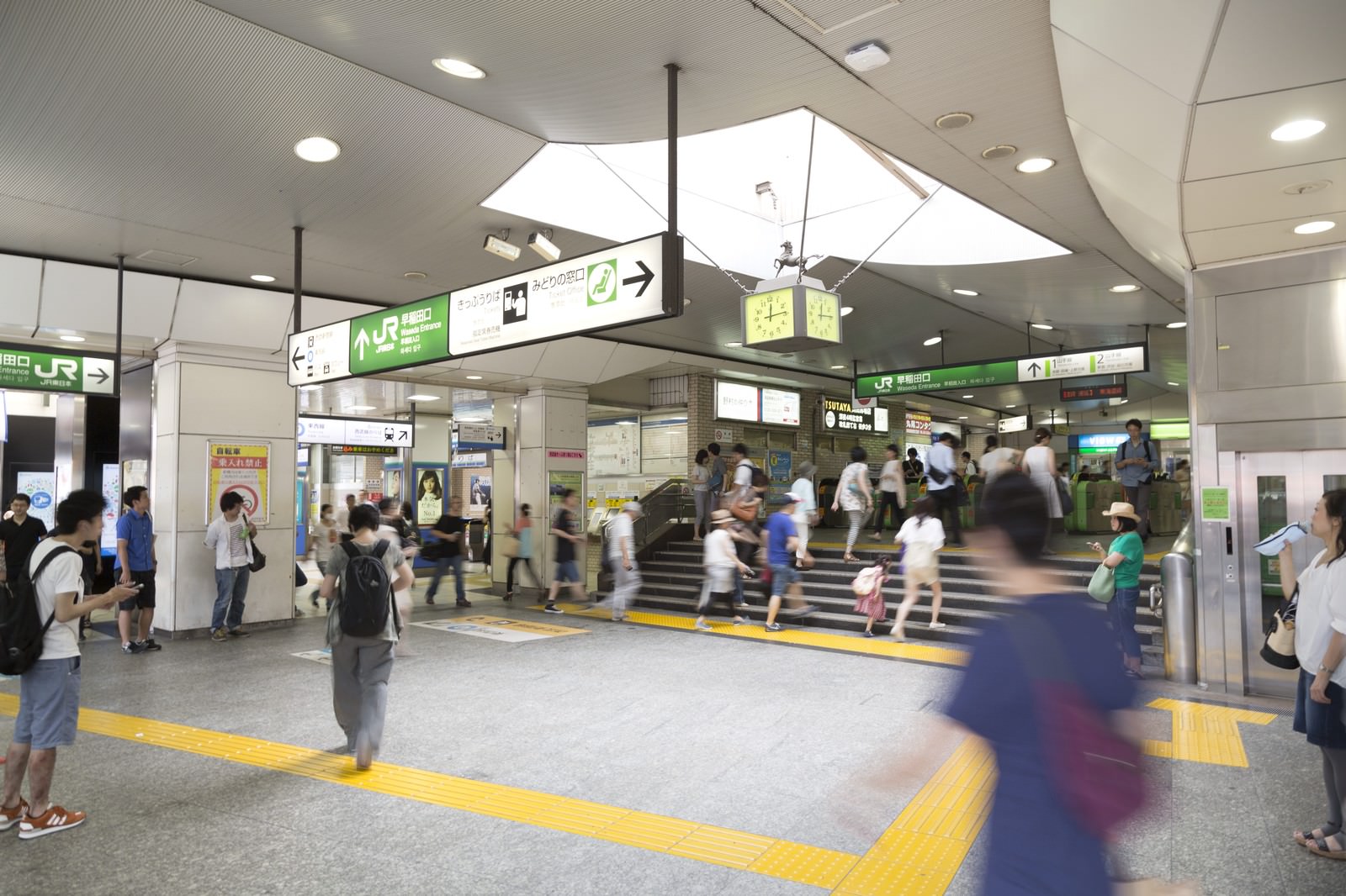 高田馬場駅改札の写真を無料ダウンロード フリー素材 ぱくたそ