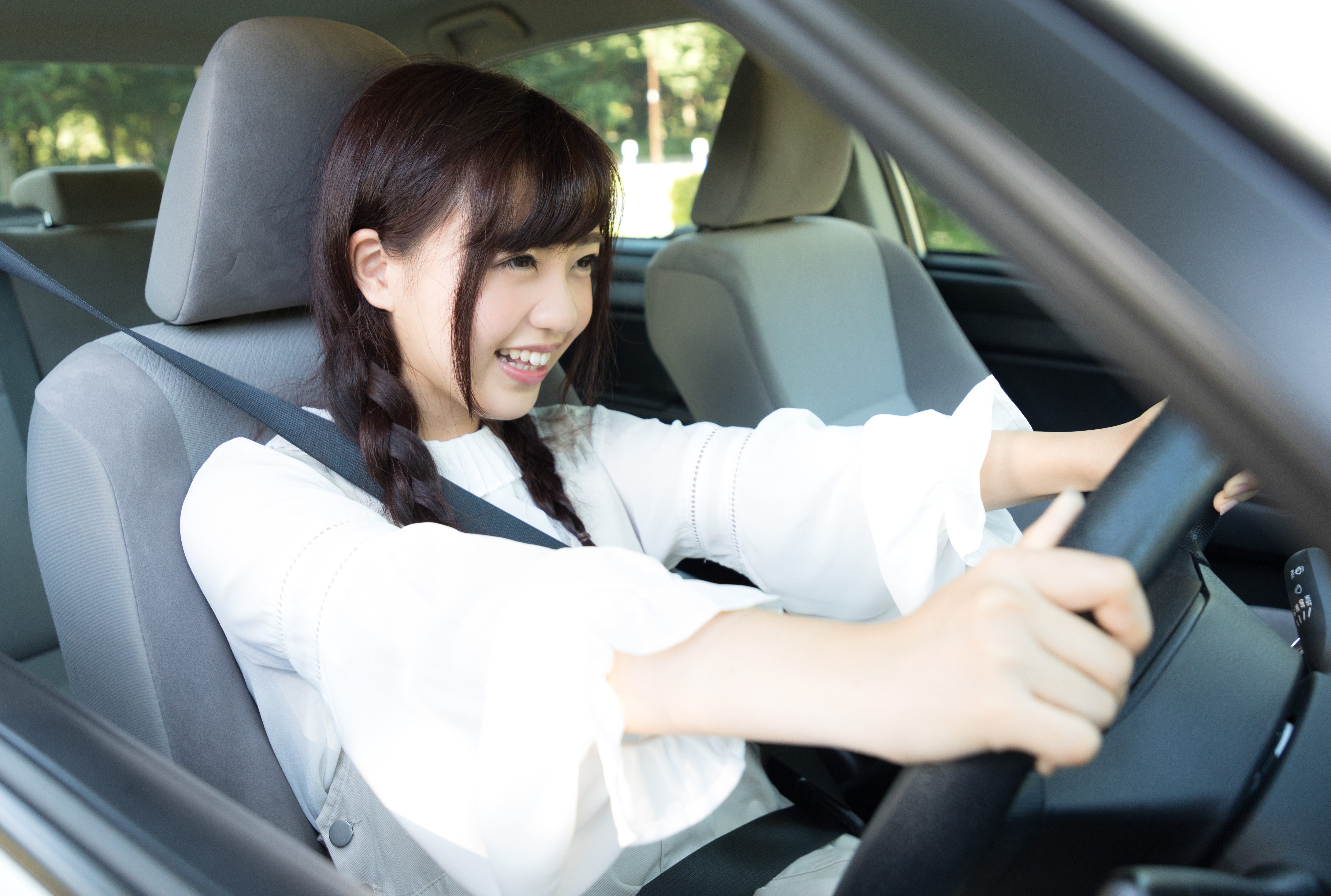 今日は車で遠くへドライブ！の写真を無料ダウンロード（フリー素材） ぱくたそ