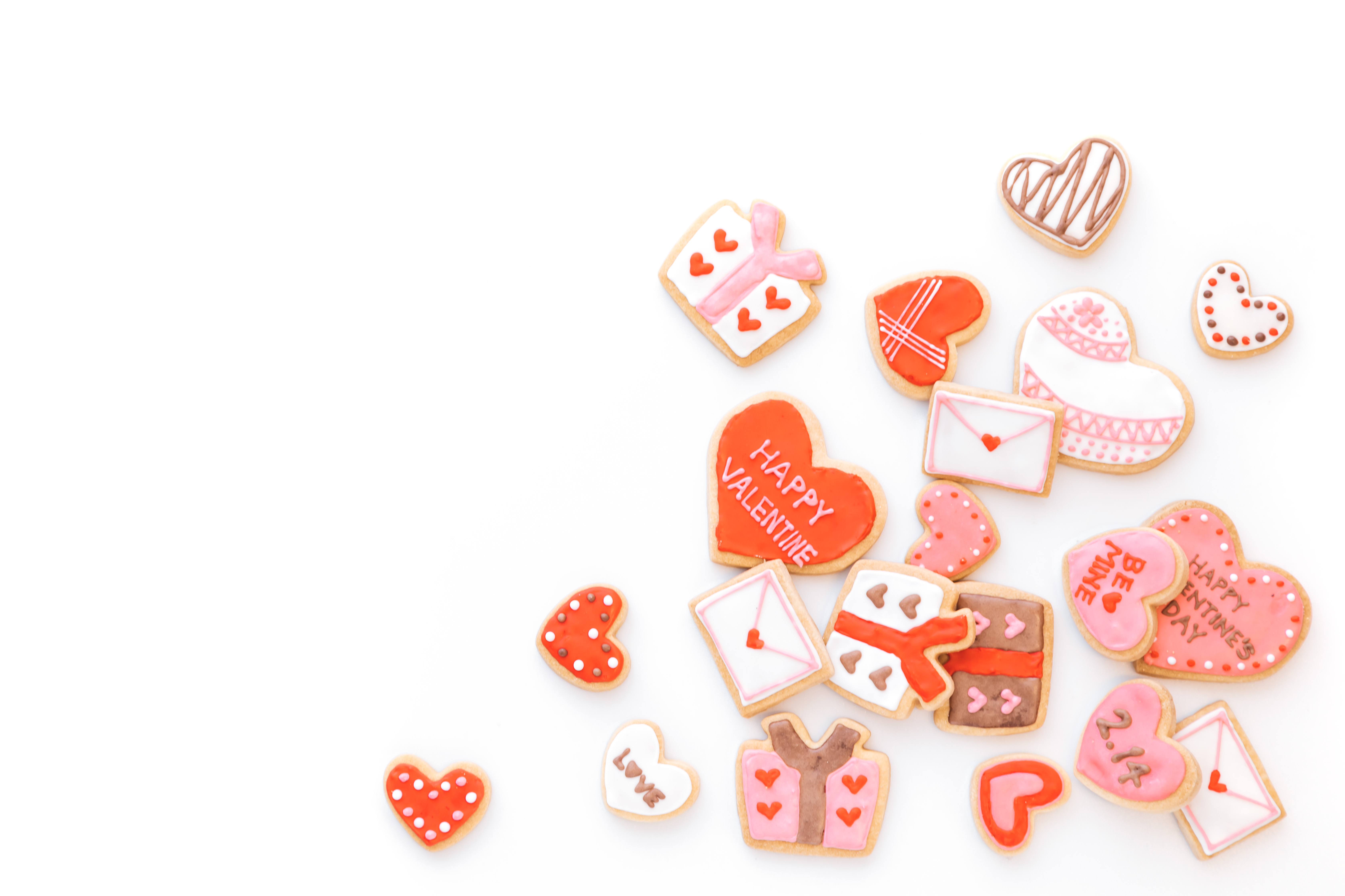 散らばったハート型のクッキーの写真素材 ぱくたそ