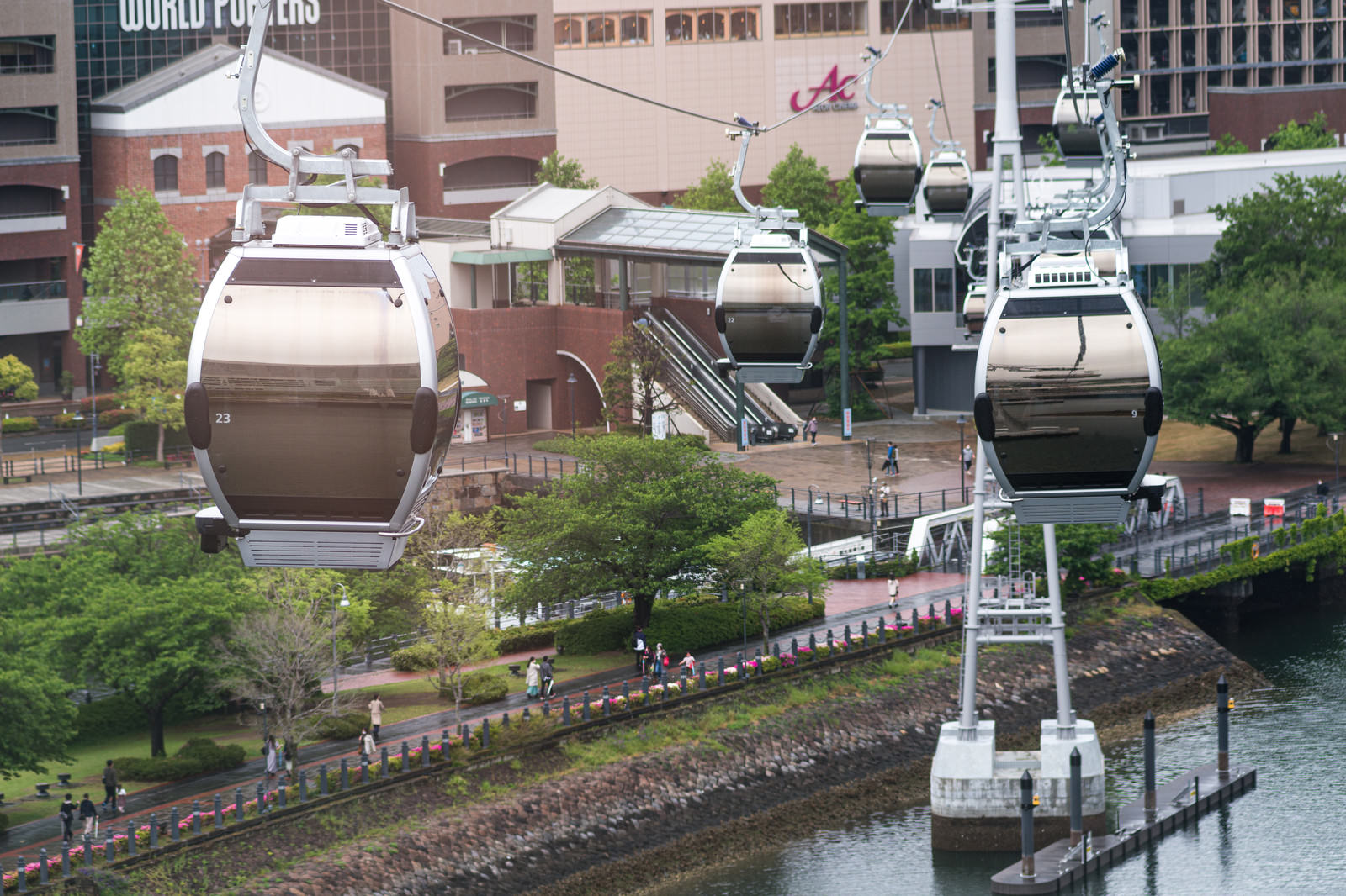 Yokohama Air Cabin から見るワールドポータズの写真素材 ぱくたそ