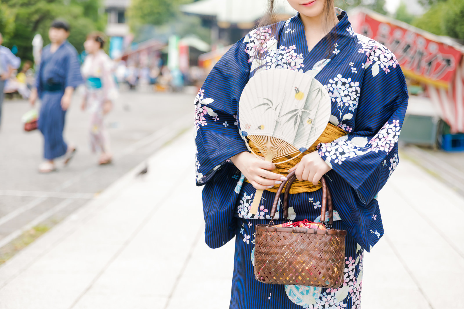 ã€Œç¸æ—¥ã«æµ´è¡£å›£æ‰‡ã§ãŠå‡ºã‹ã‘ã€ã®å†™çœŸï¼»ãƒ¢ãƒ‡ãƒ«ï¼šçŸ³æŠ•ã’ã¦ç¾Žå¥ˆä»£ï¼½