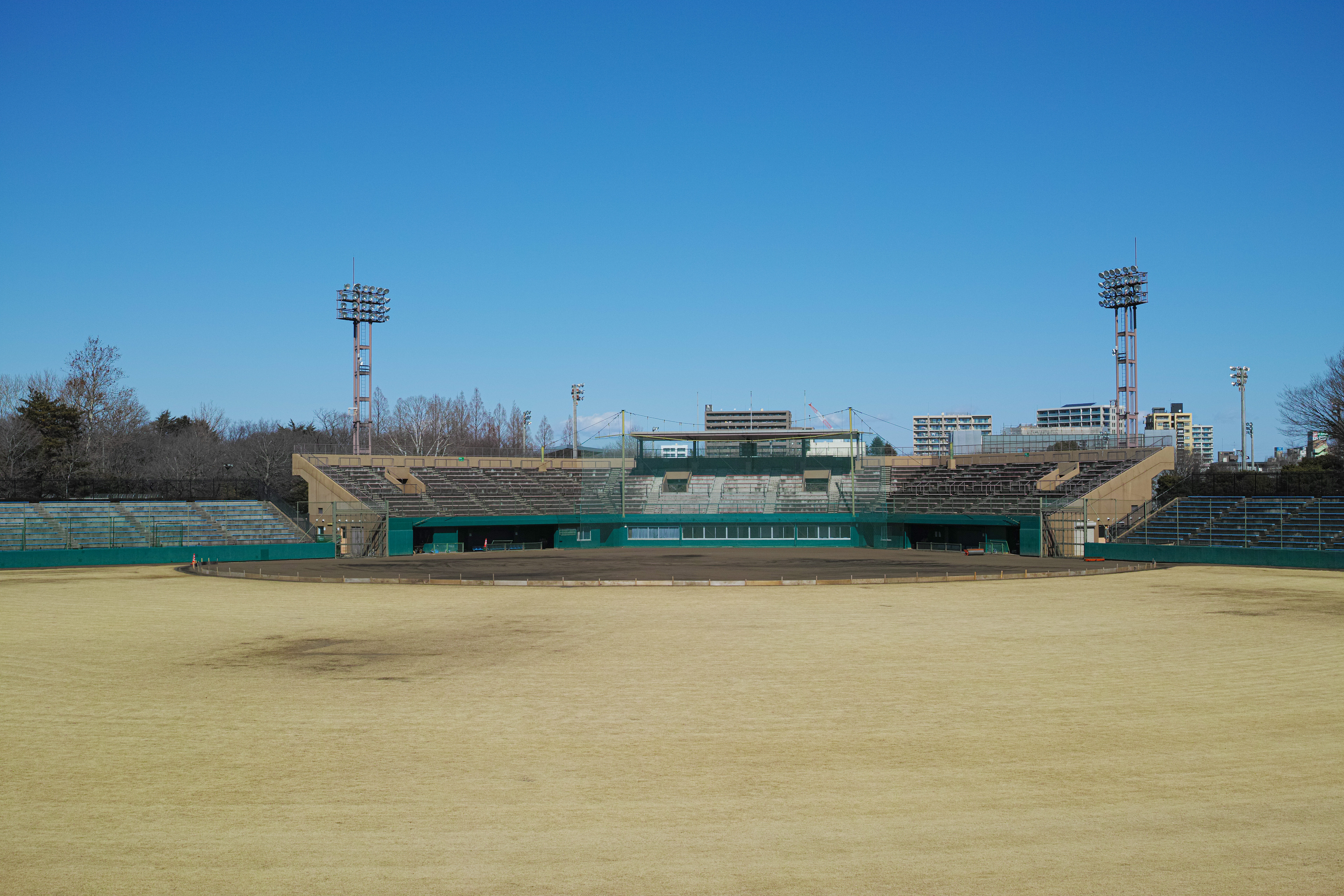 スタンド席がある野球場の写真を無料ダウンロード フリー素材 ぱくたそ