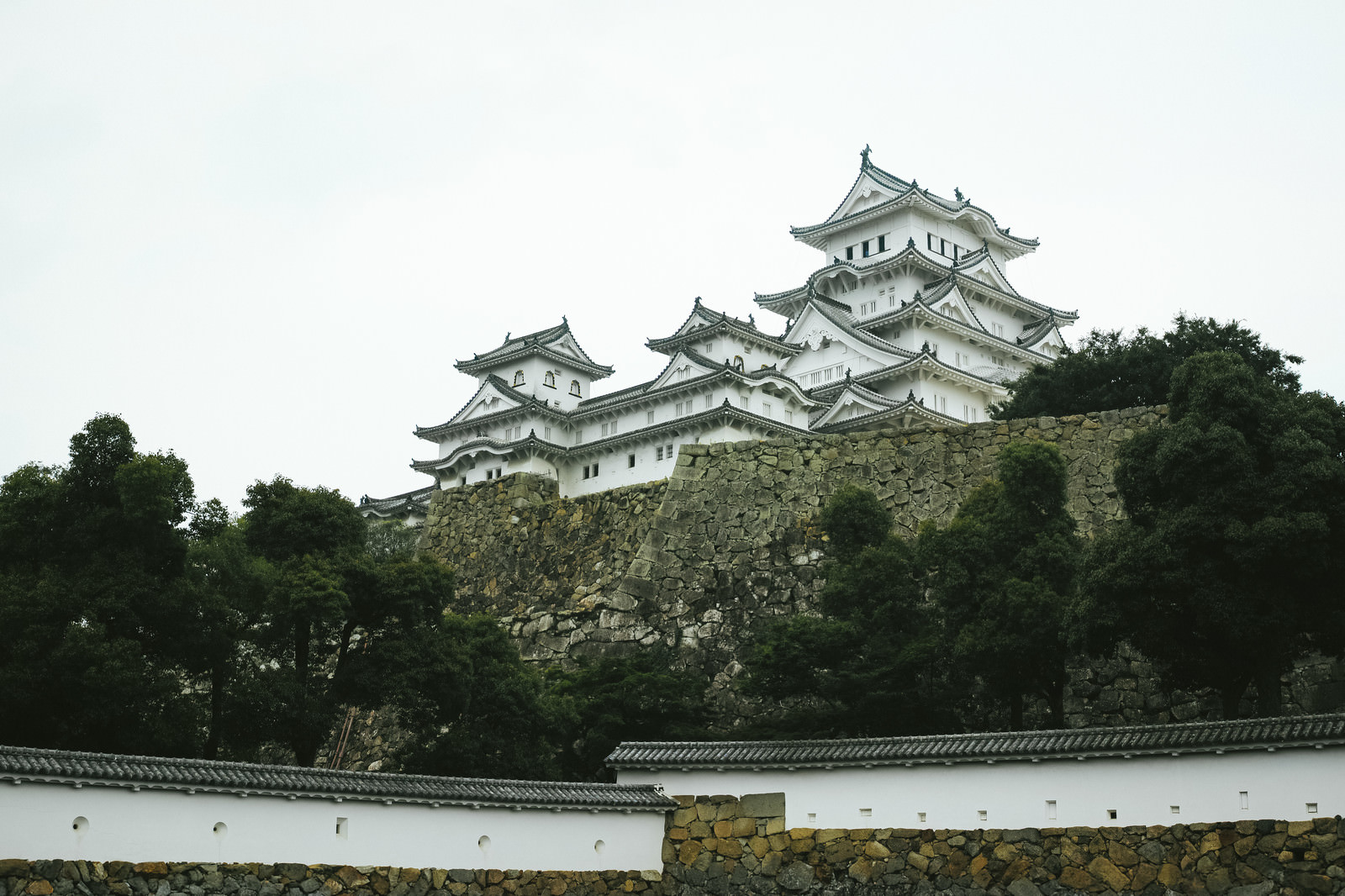 石垣の上にそびえる日本の城 姫路城 の写真を無料ダウンロード フリー素材 ぱくたそ 石垣の上にそびえる日本の城 姫路城 の写真を無料ダウンロード フリー素材 ぱくたそ